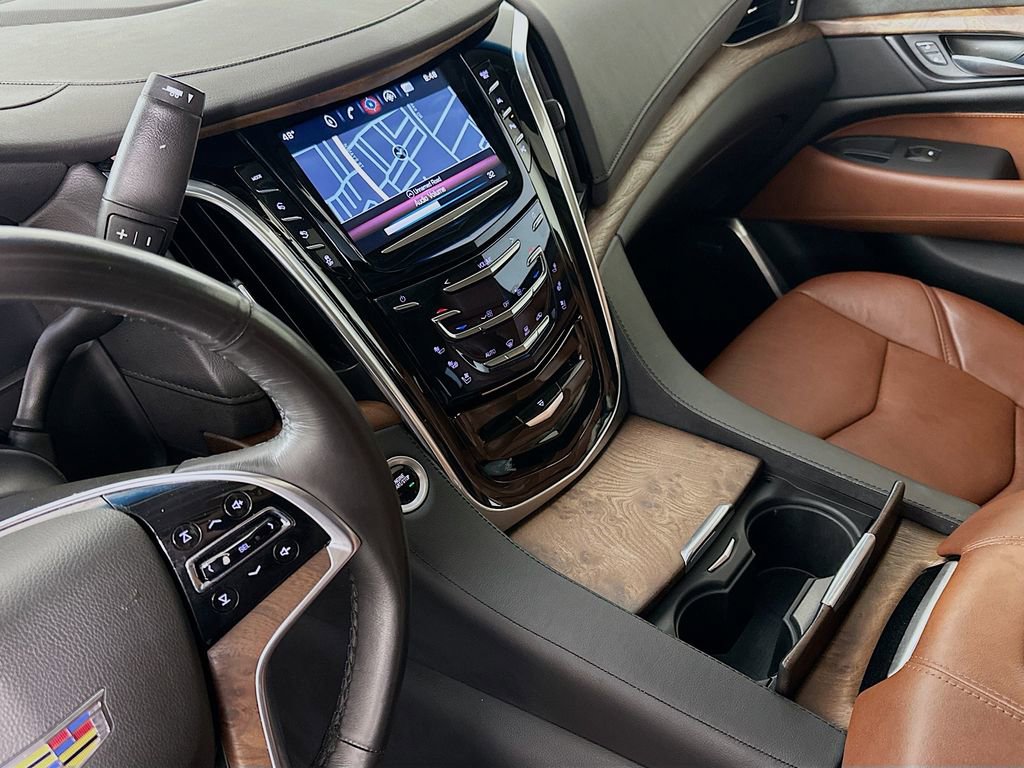 Used 2019 Cadillac Escalade Luxury image 17
