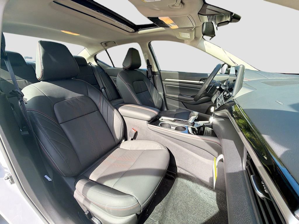 New 2025 Nissan Altima 2.5 SR w/ SR Premium Package image 29