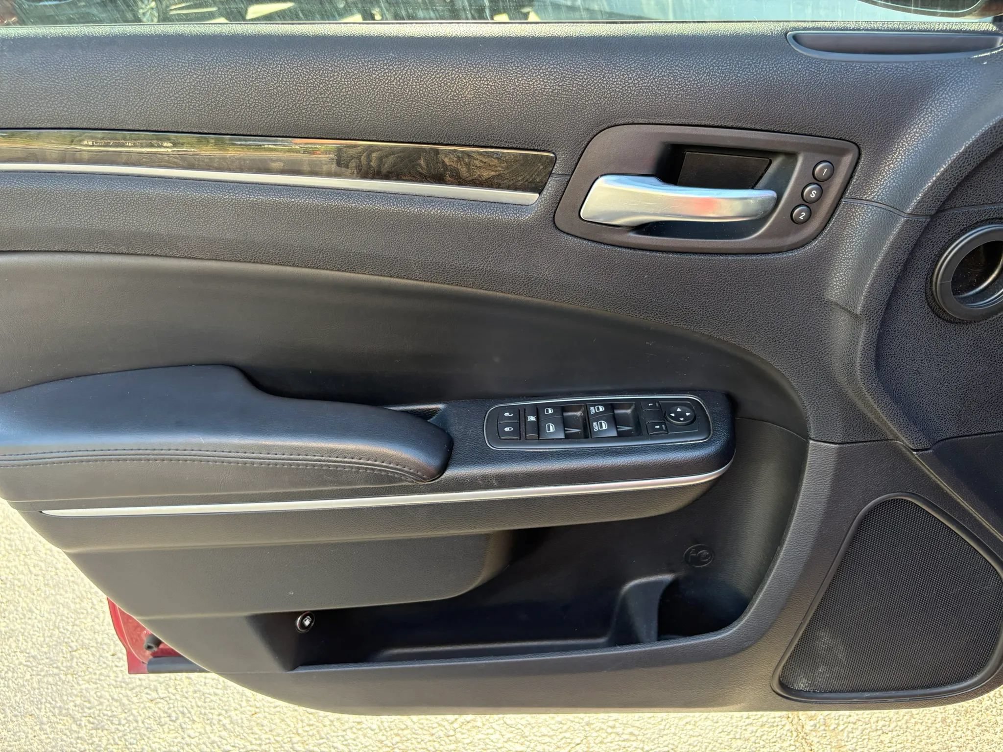 Used 2014 Chrysler 300 C w/ Light Group RWD image 10