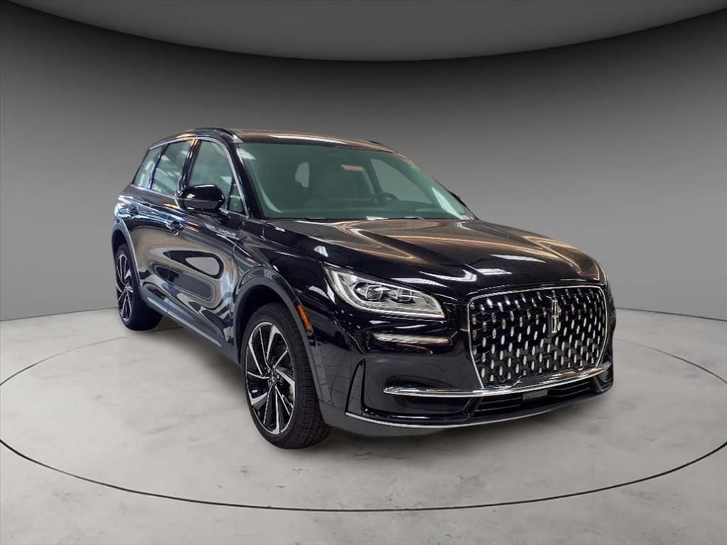New 2025 Lincoln Corsair Reserve w/ Equipment Group 202A AWD/4WD image 3