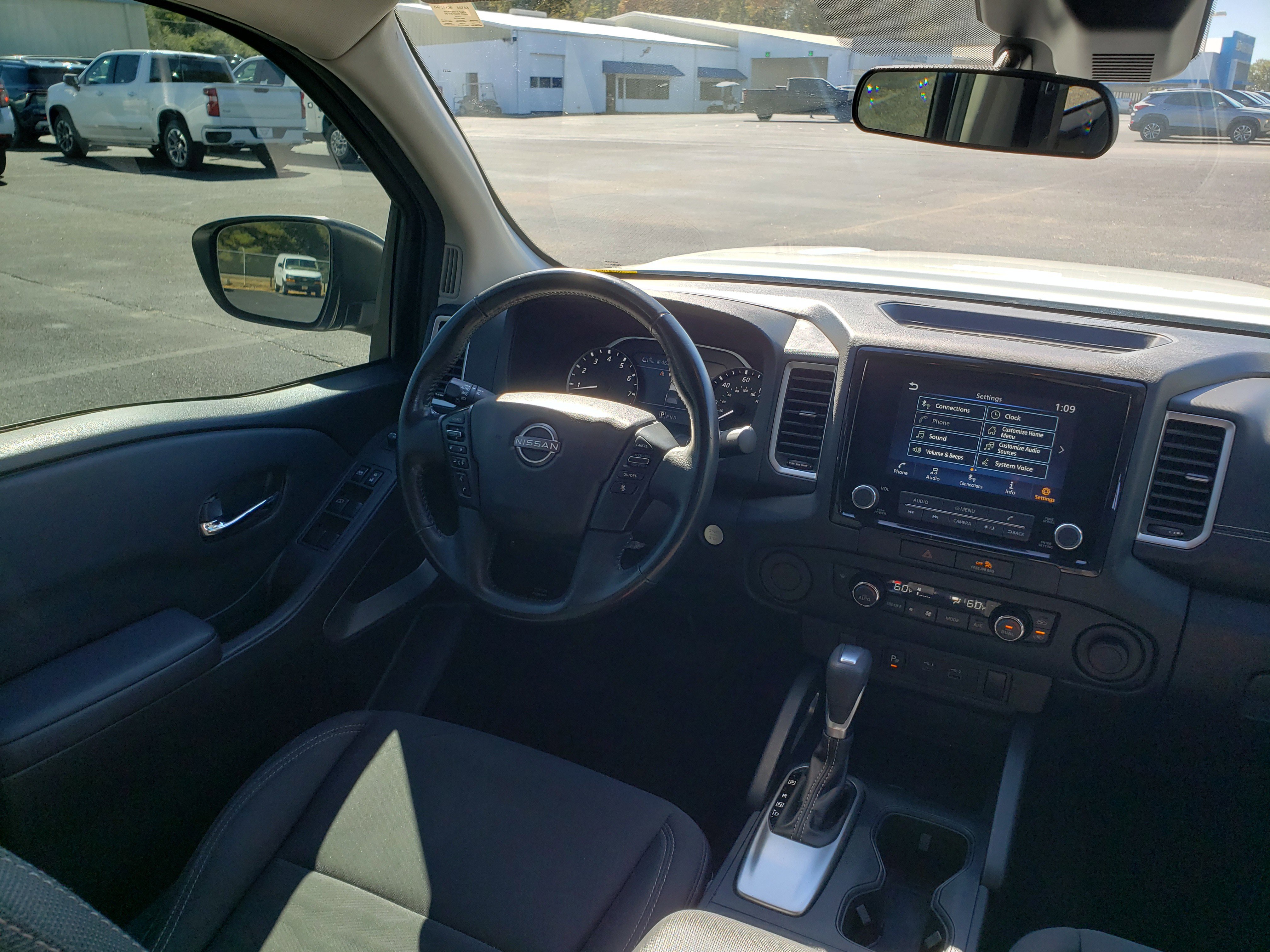 Used 2022 Nissan Frontier SV w/ Technology Package image 34