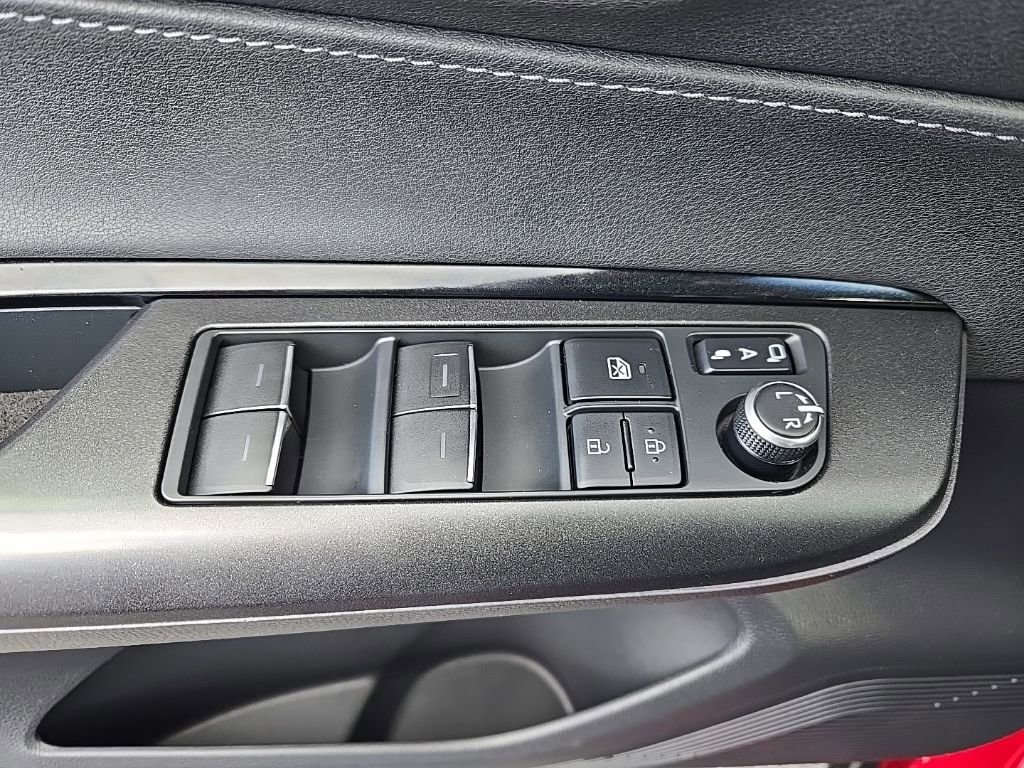 Used 2021 Toyota Venza LE image 21