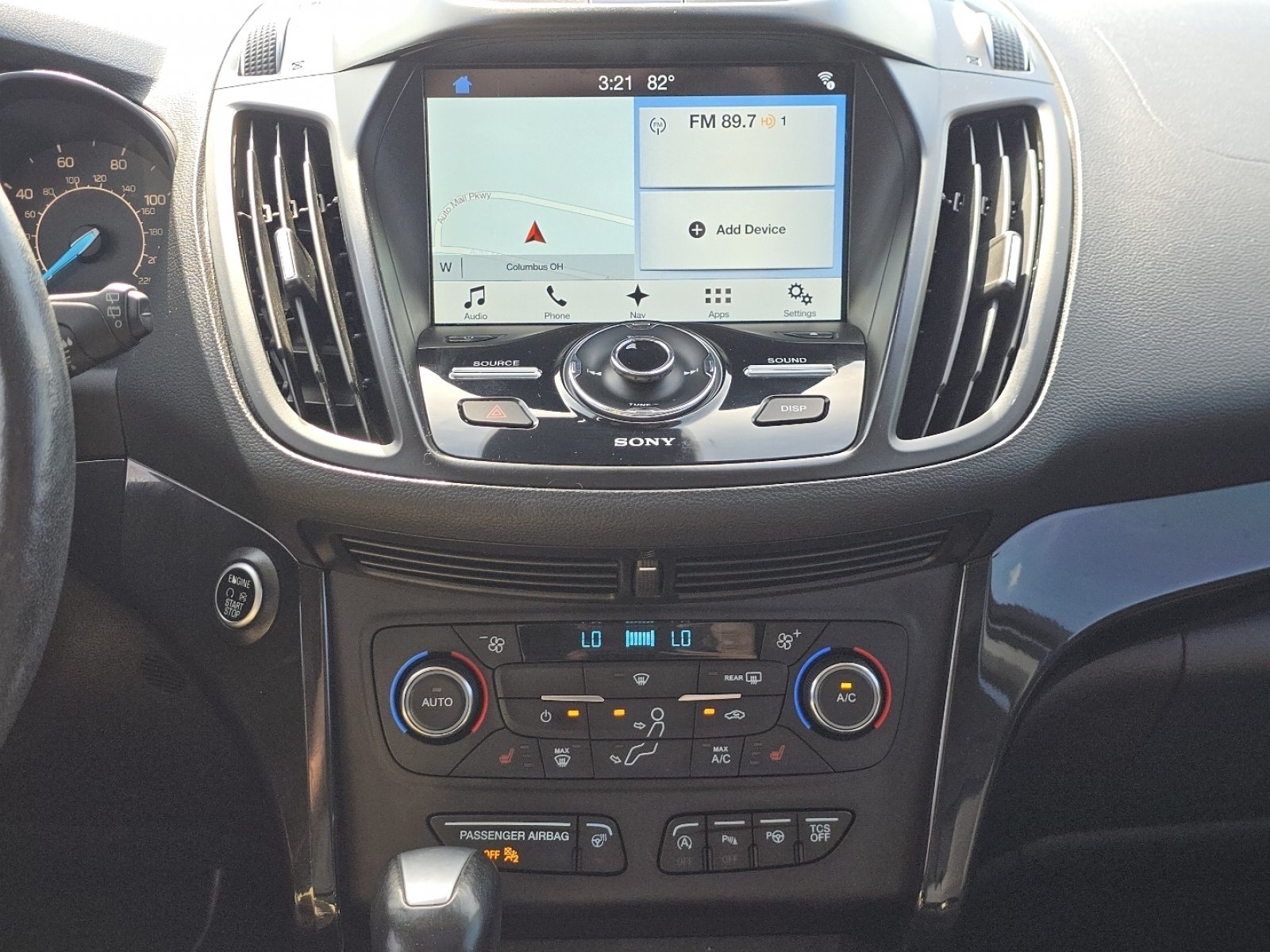 Used 2017 Ford Escape Titanium w/ Canadian Touring Package AWD/4WD image 31