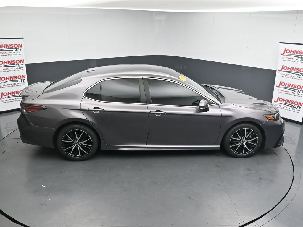 Used 2022 Toyota Camry SE FWD image 32