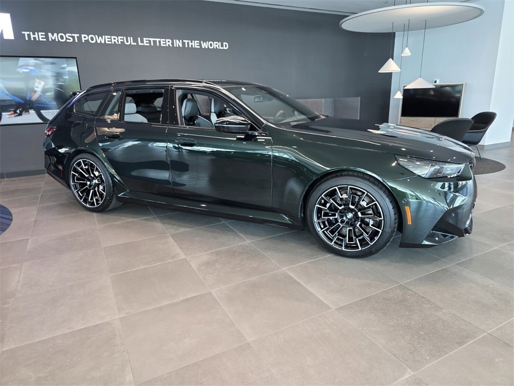 New 2026 BMW M5 Touring w/ Executive Package image 3