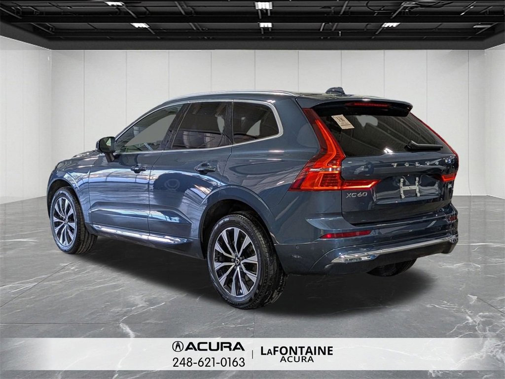 Used 2023 Volvo XC60 B5 Plus image 3