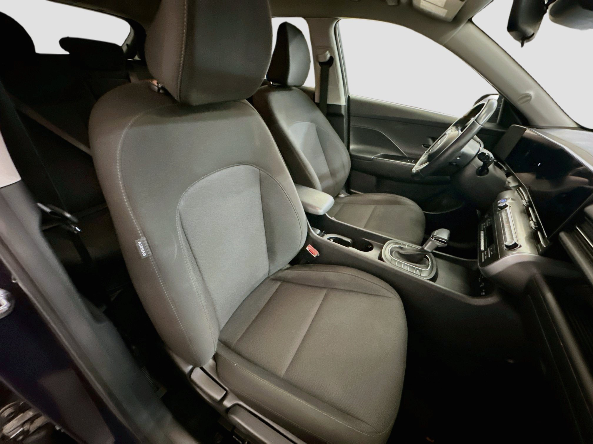 Used 2025 Hyundai Kona SEL AWD/4WD image 31