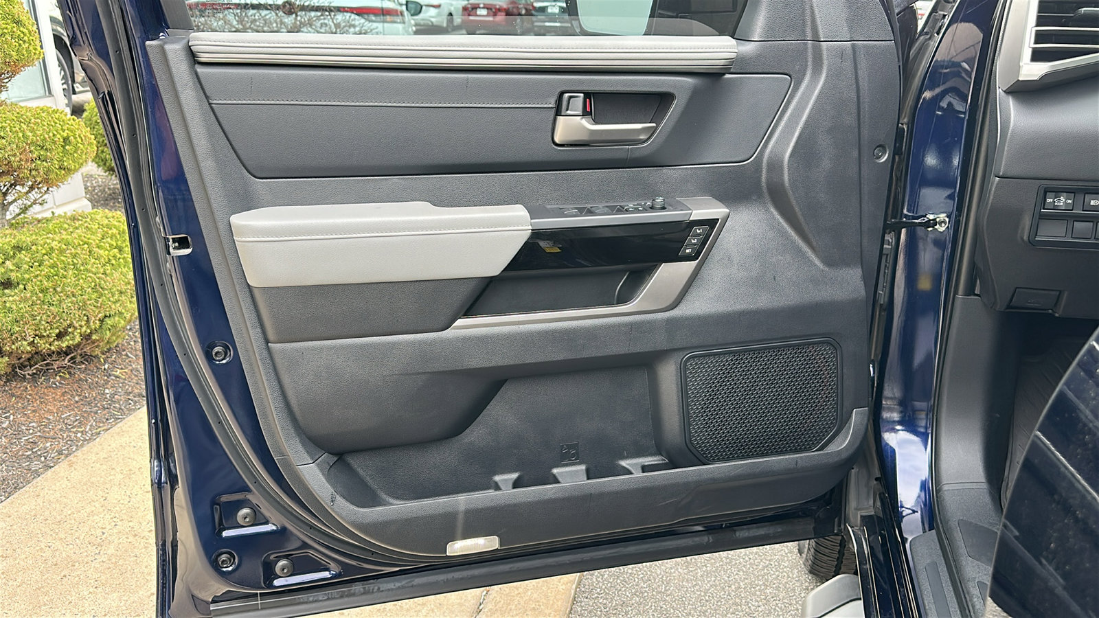 Used 2023 Toyota Tundra Limited image 14