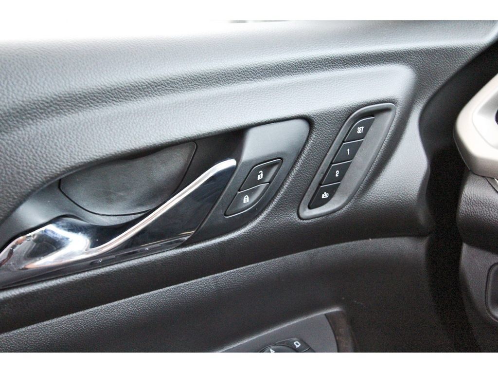 Used 2020 GMC Acadia Denali w/ Technology Package FWD image 21