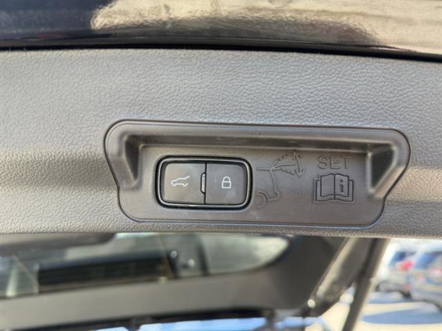 Certified 2021 Ford Explorer XLT w/ Equipment Group 202A image 33