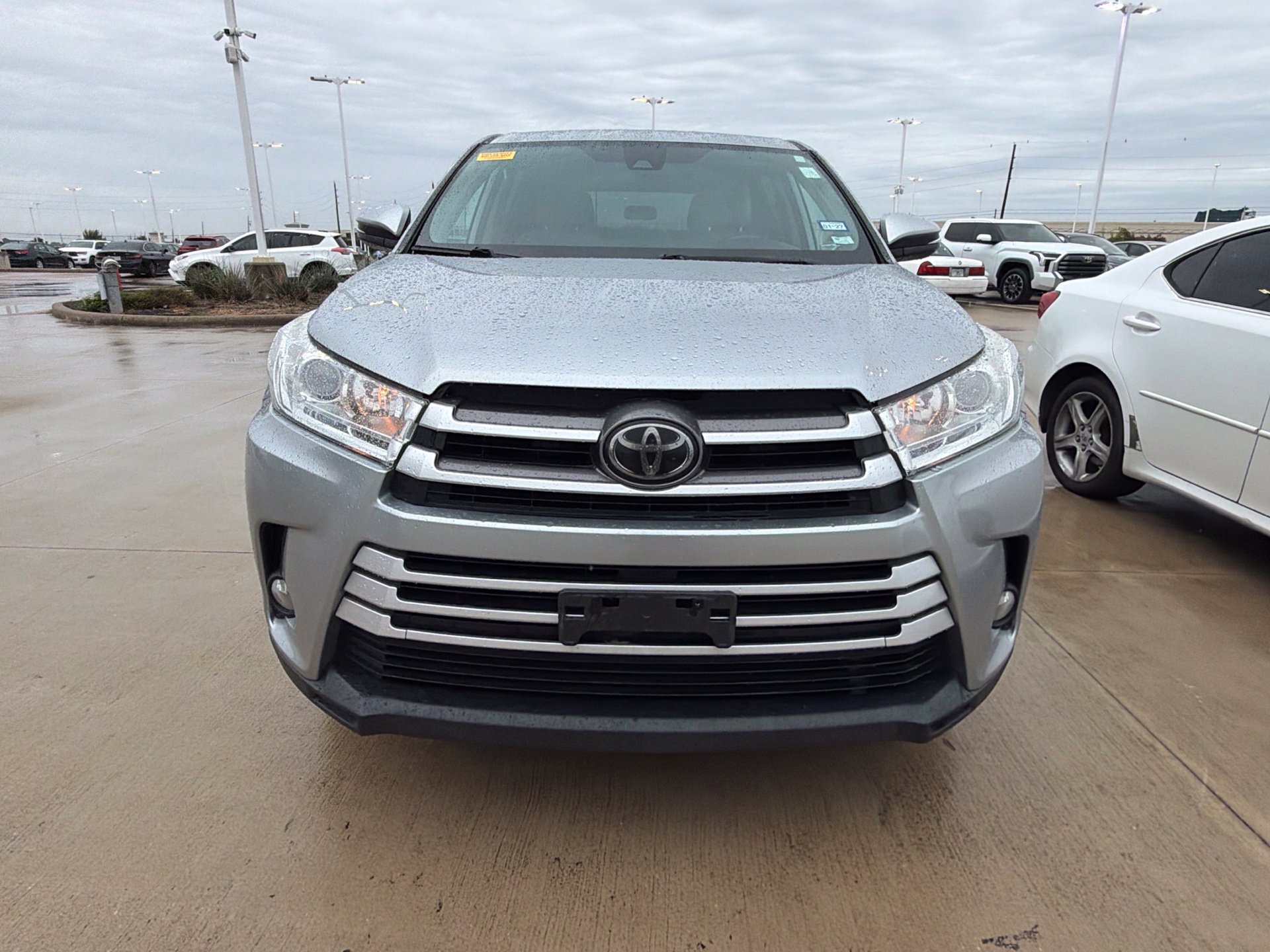 Used 2018 Toyota Highlander Plus AWD/4WD image 8