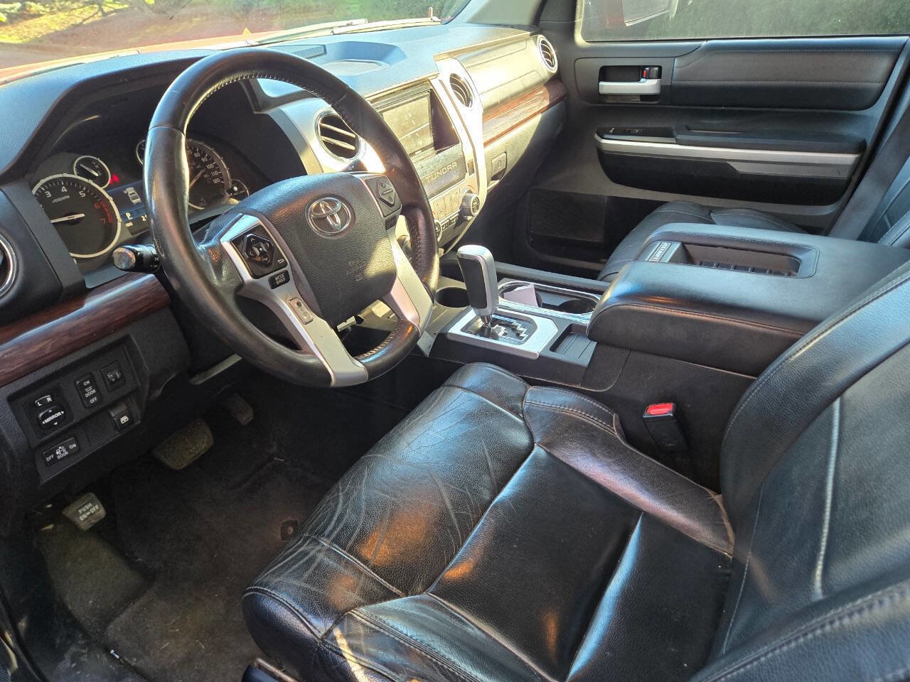 Used 2014 Toyota Tundra Limited w/ Limited Premium Package image 9