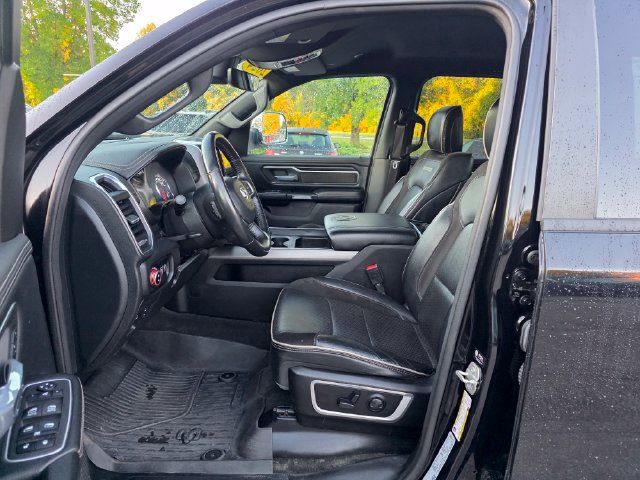 Used 2024 RAM 1500 Laramie AWD/4WD image 17