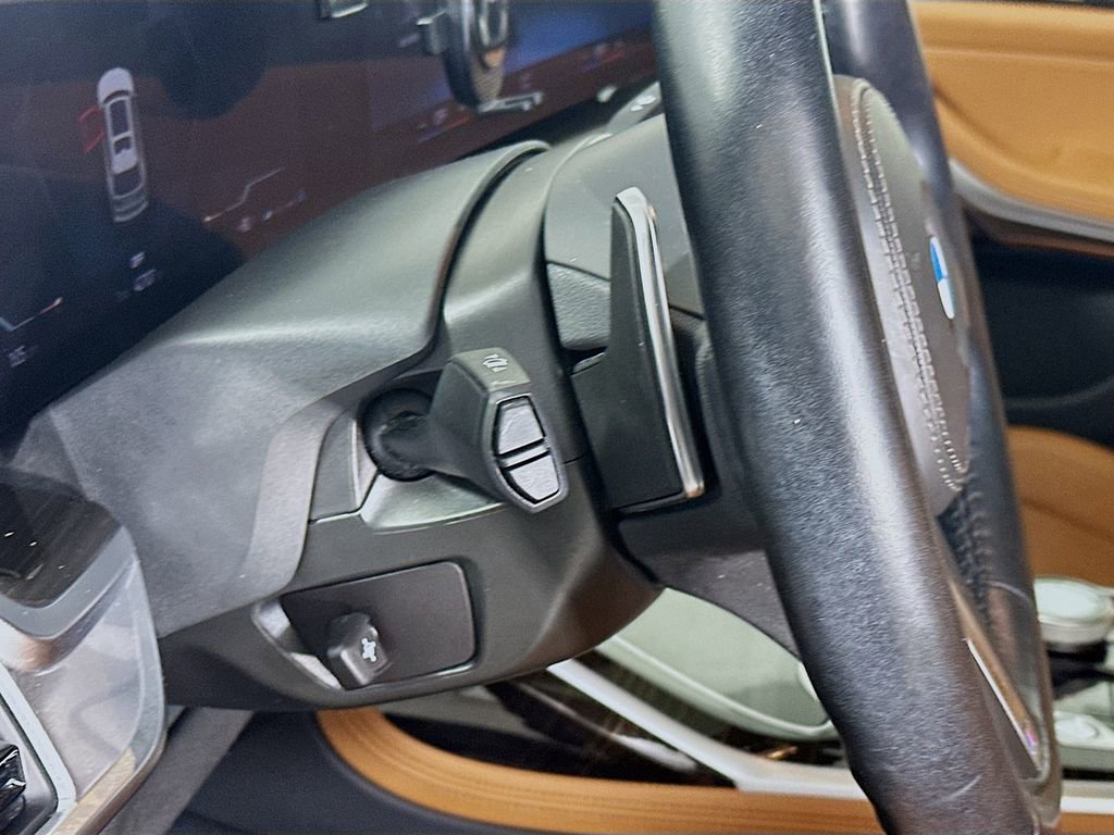 Used 2023 BMW X7 xDrive40i w/ Executive Package image 11