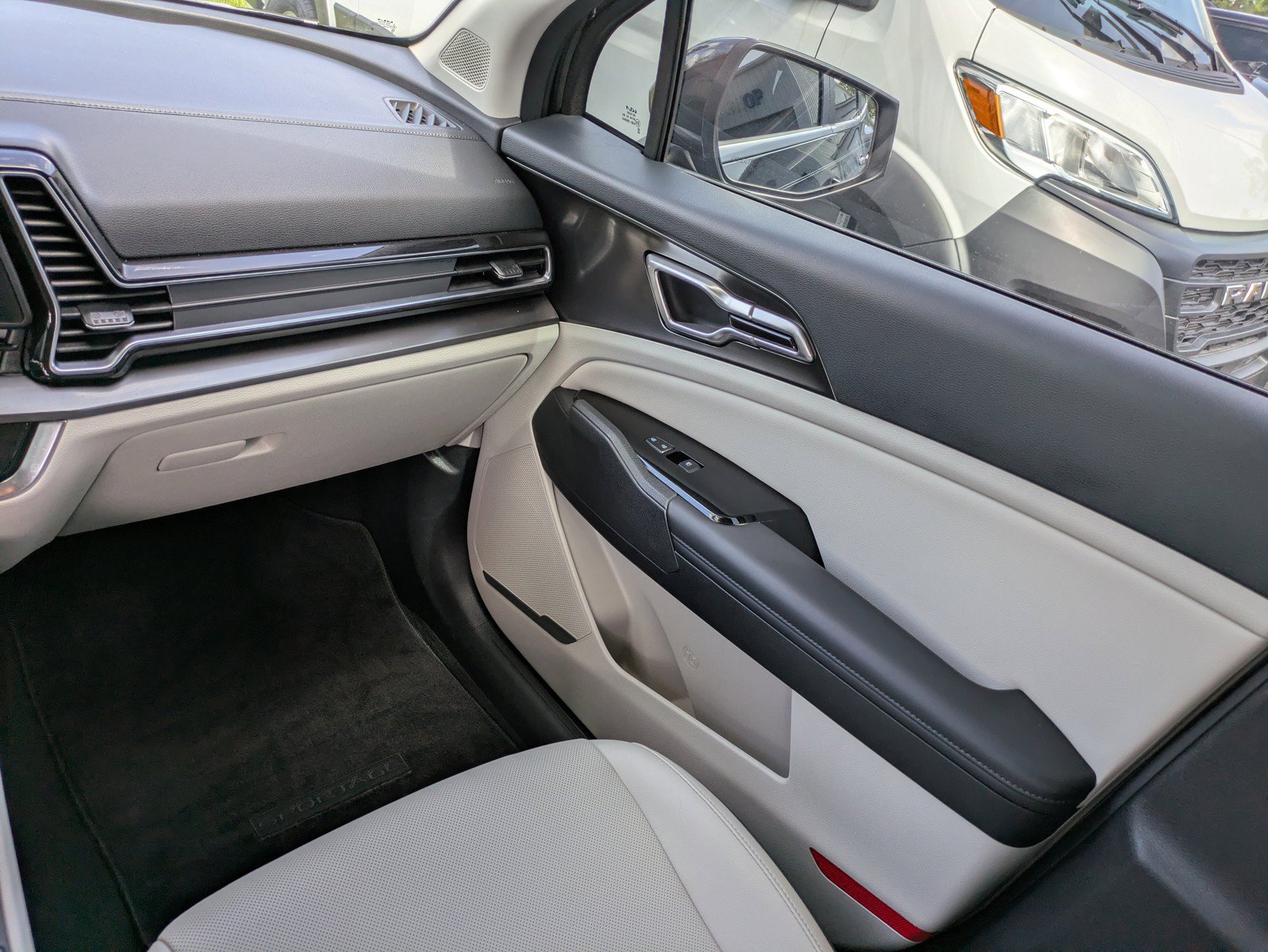 Certified 2023 Kia Sportage EX FWD image 14