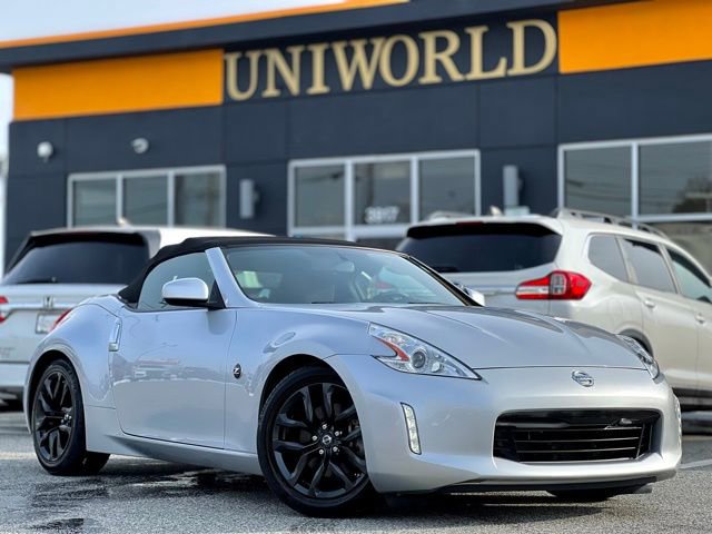 Used 2017 Nissan 370Z Roadster image 3