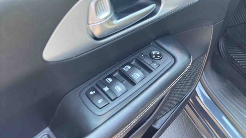 Used 2020 Chrysler Pacifica Touring w/ S Appearance Package FWD image 16