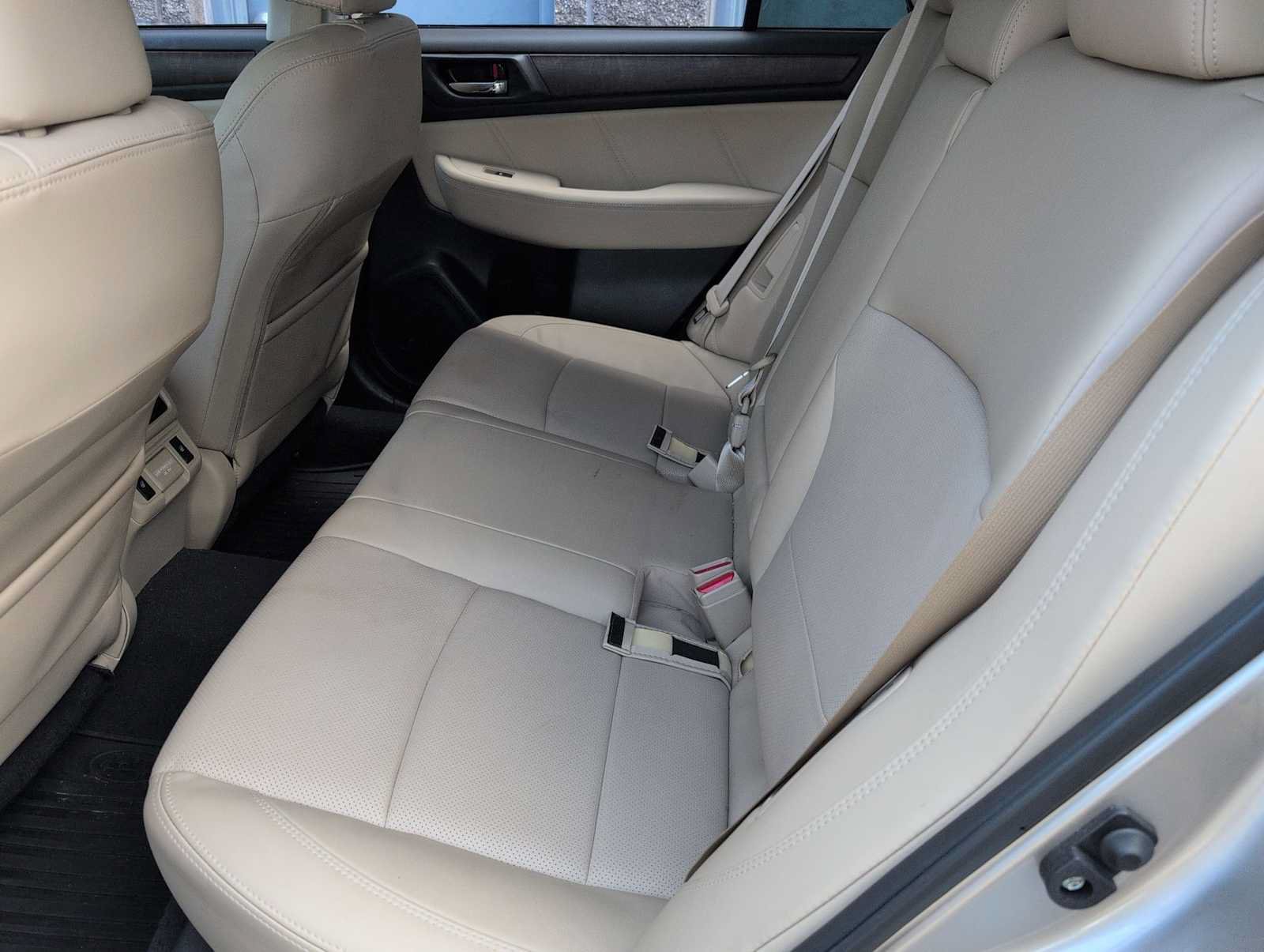 Used 2018 Subaru Outback 2.5i Limited AWD/4WD image 19
