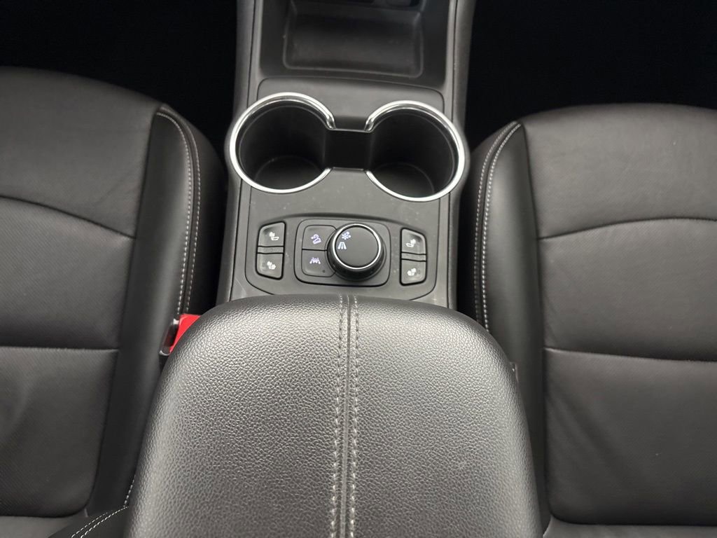 Used 2023 GMC Terrain SLT w/ Elevation Edition image 25