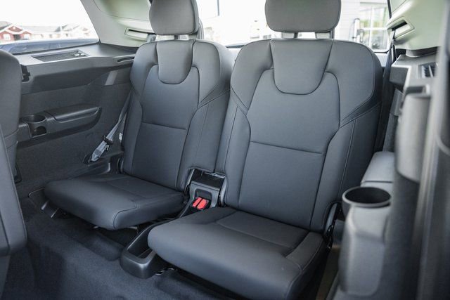 New 2026 Volvo XC90 B6 Plus w/ Protection Package Premier image 32