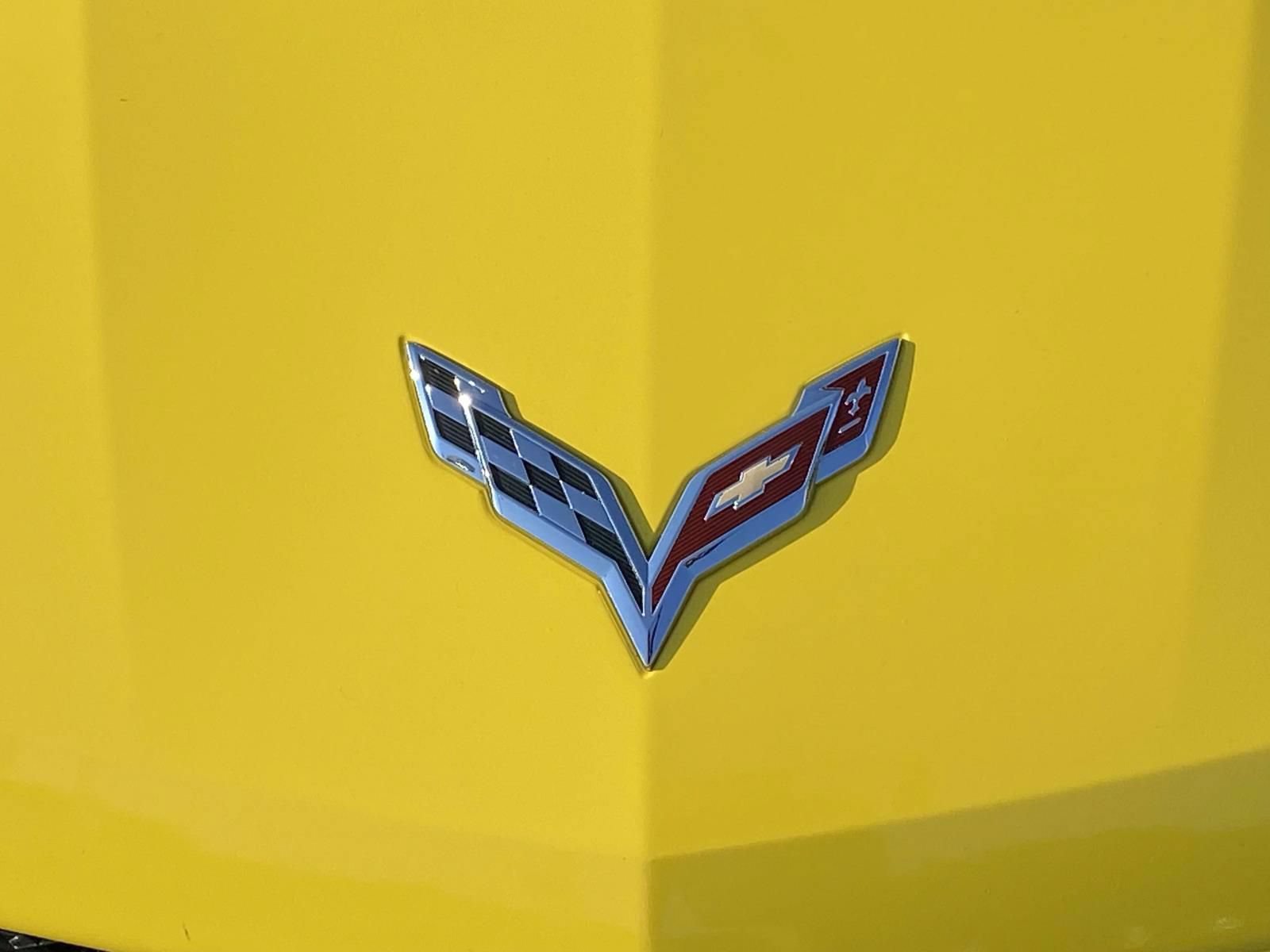 Used 2019 Chevrolet Corvette Stingray Convertible w/ 3LT Preferred Equipment Group RWD image 6