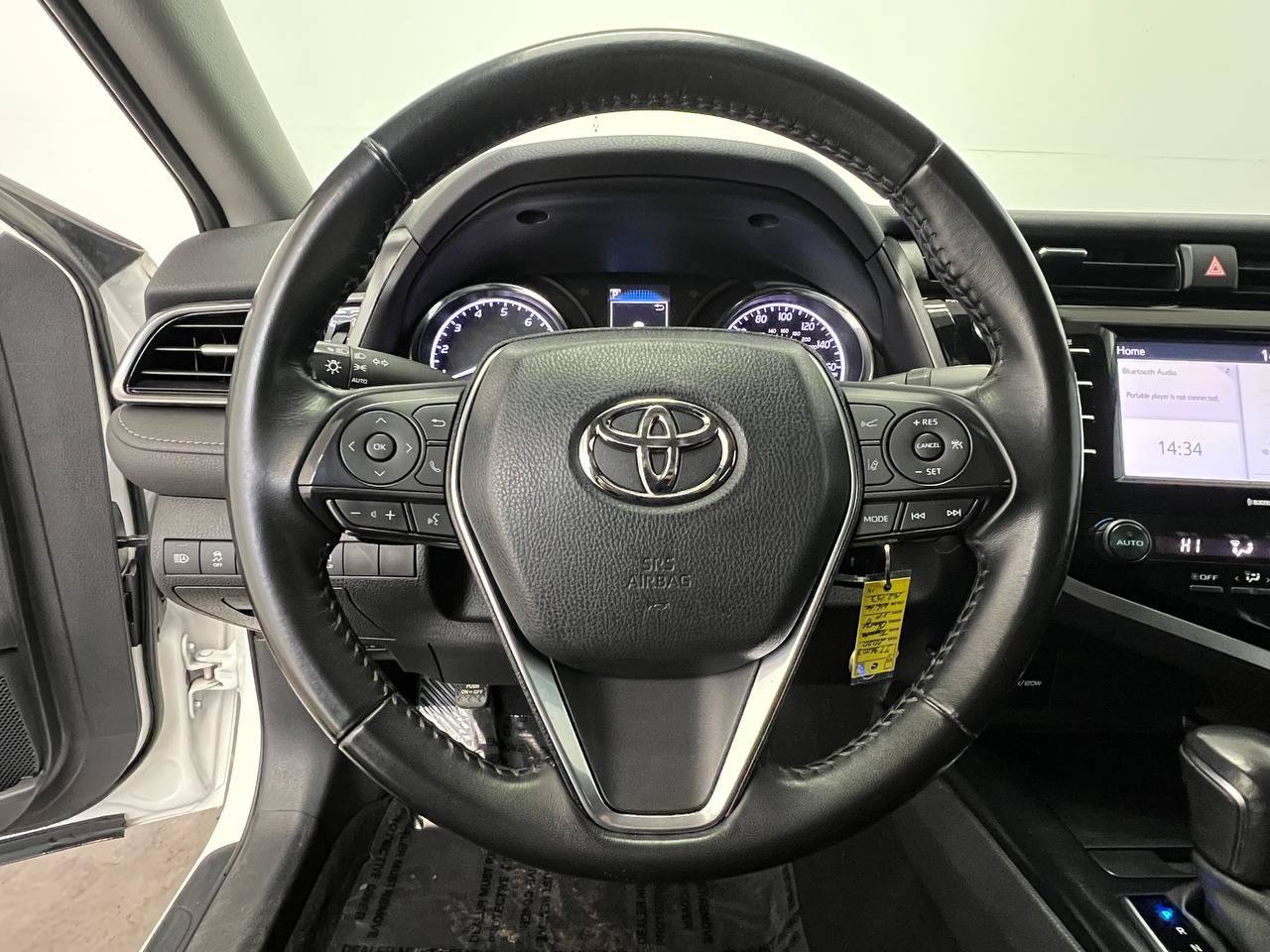 Used 2018 Toyota Camry XSE image 15