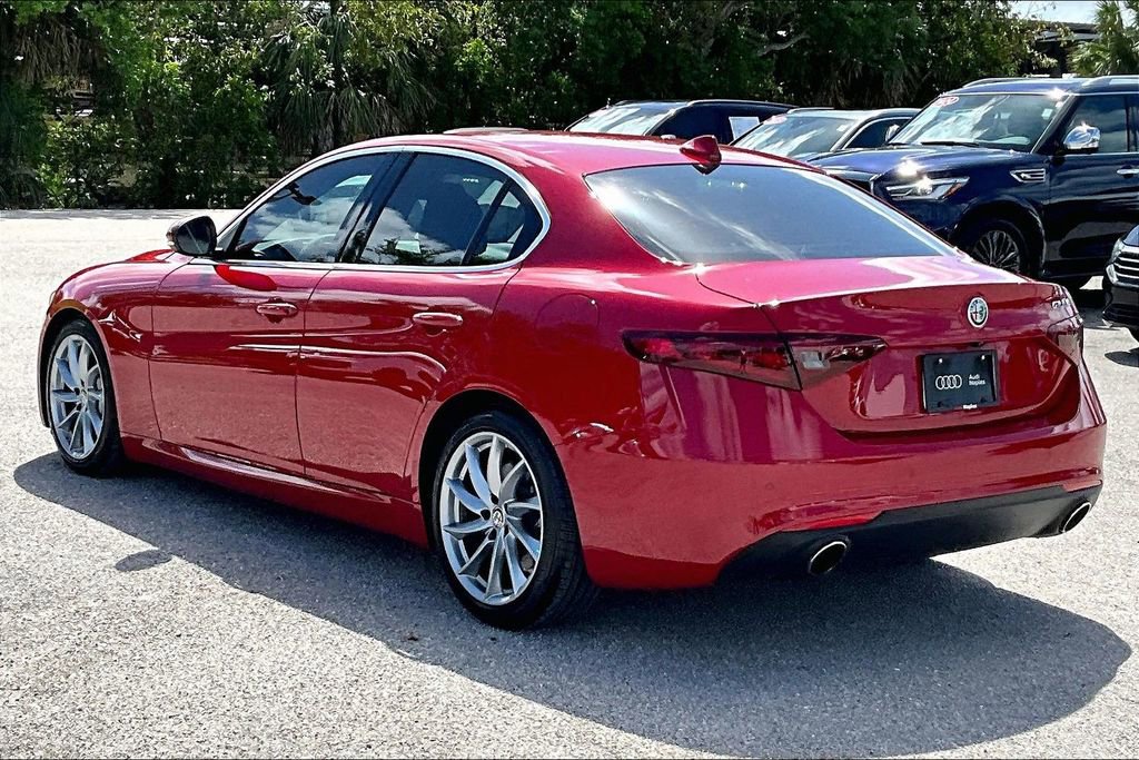 Used 2018 Alfa Romeo Giulia image 7