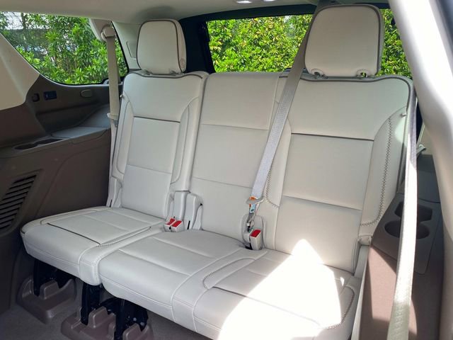 Used 2021 GMC Yukon Denali w/ Denali Premium Package image 10