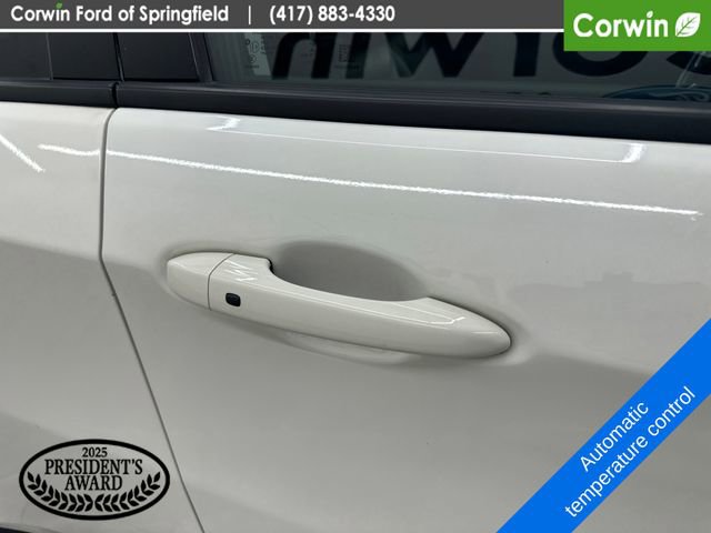 Used 2018 Jeep Compass Limited w/ Navigation Group AWD/4WD image 8