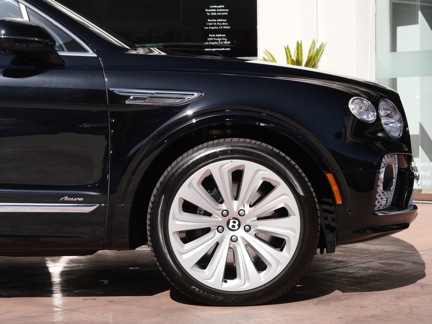 Used 2023 Bentley Bentayga Extended Wheelbase AWD/4WD image 6