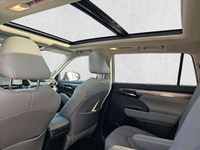 Certified 2021 Toyota Highlander Platinum image 20