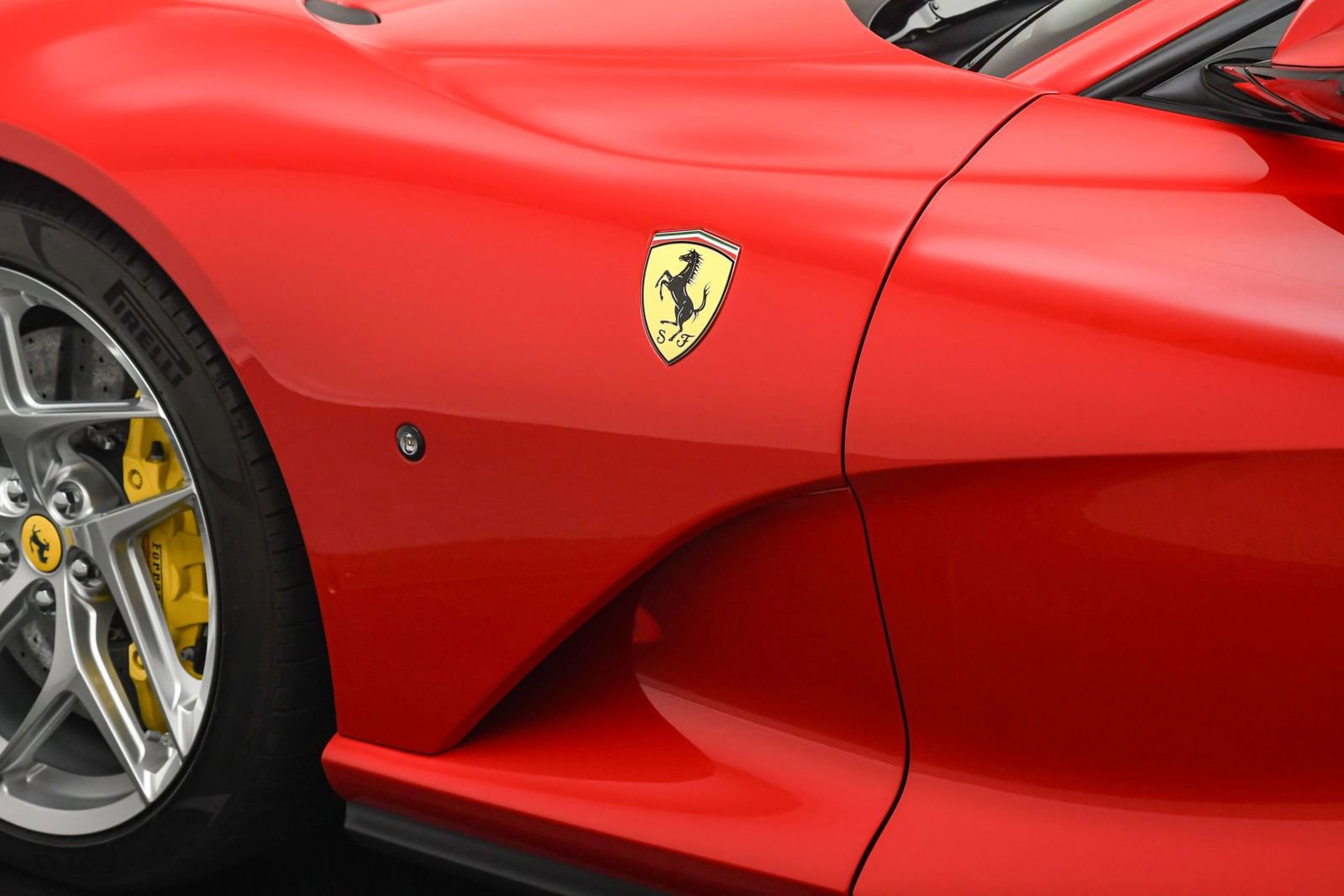Used 2018 Ferrari 812 Superfast RWD image 35