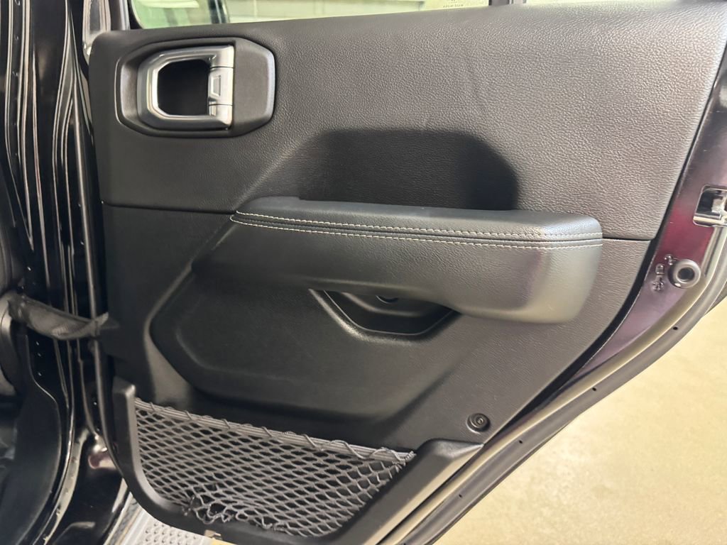 Used 2021 Jeep Wrangler Unlimited Sahara image 25