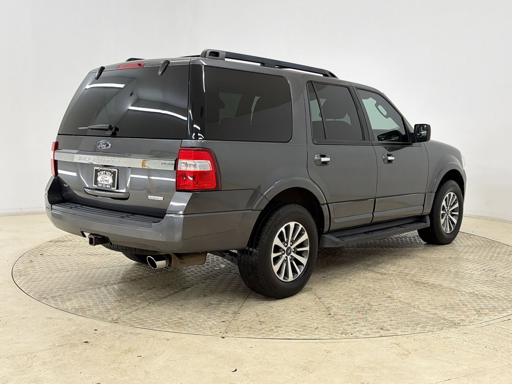 Used 2017 Ford Expedition XLT AWD/4WD image 9