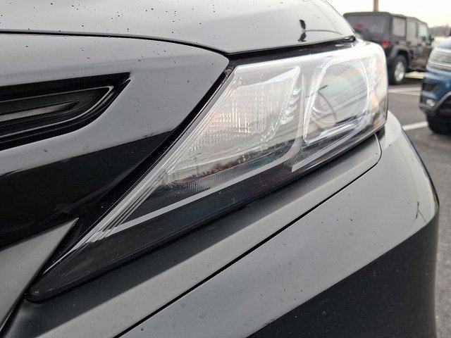 Certified 2023 Toyota Camry SE image 9