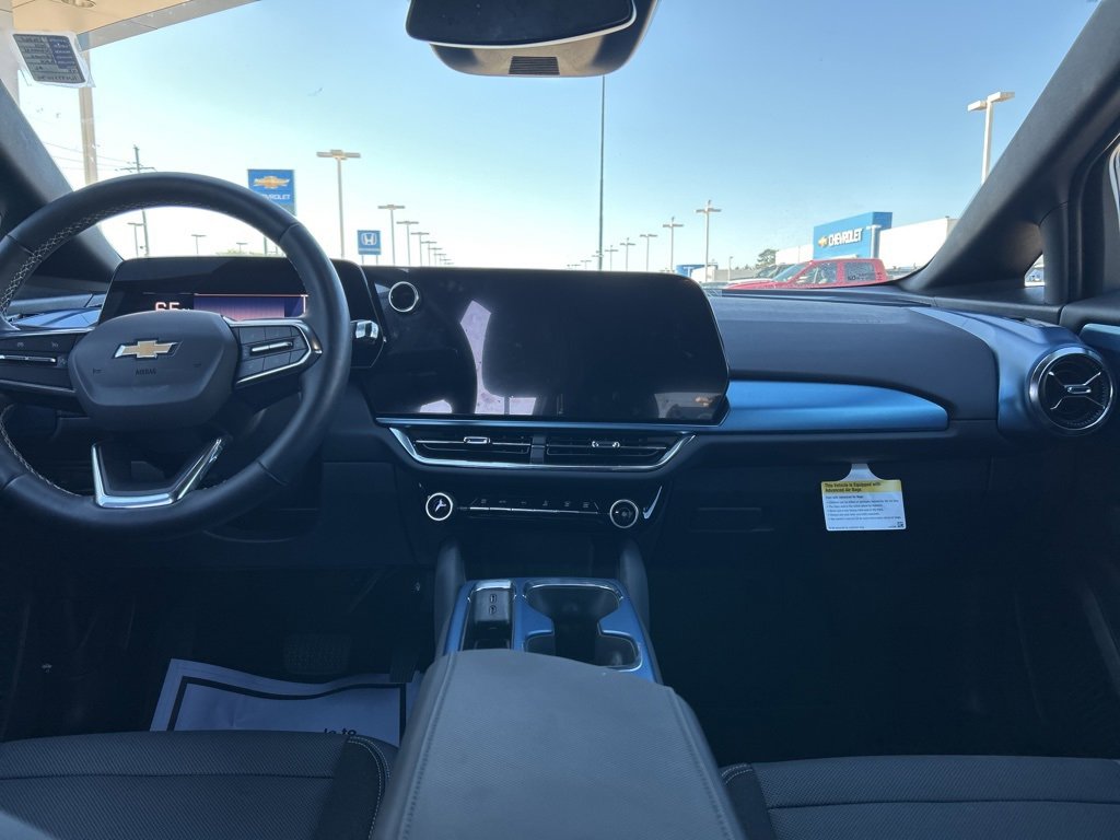 Certified 2025 Chevrolet Equinox EV LT w/ Convenience Package image 13