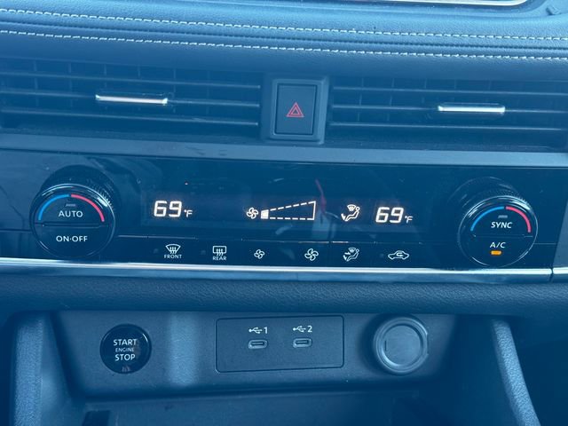 Used 2025 Nissan Rogue SV image 36