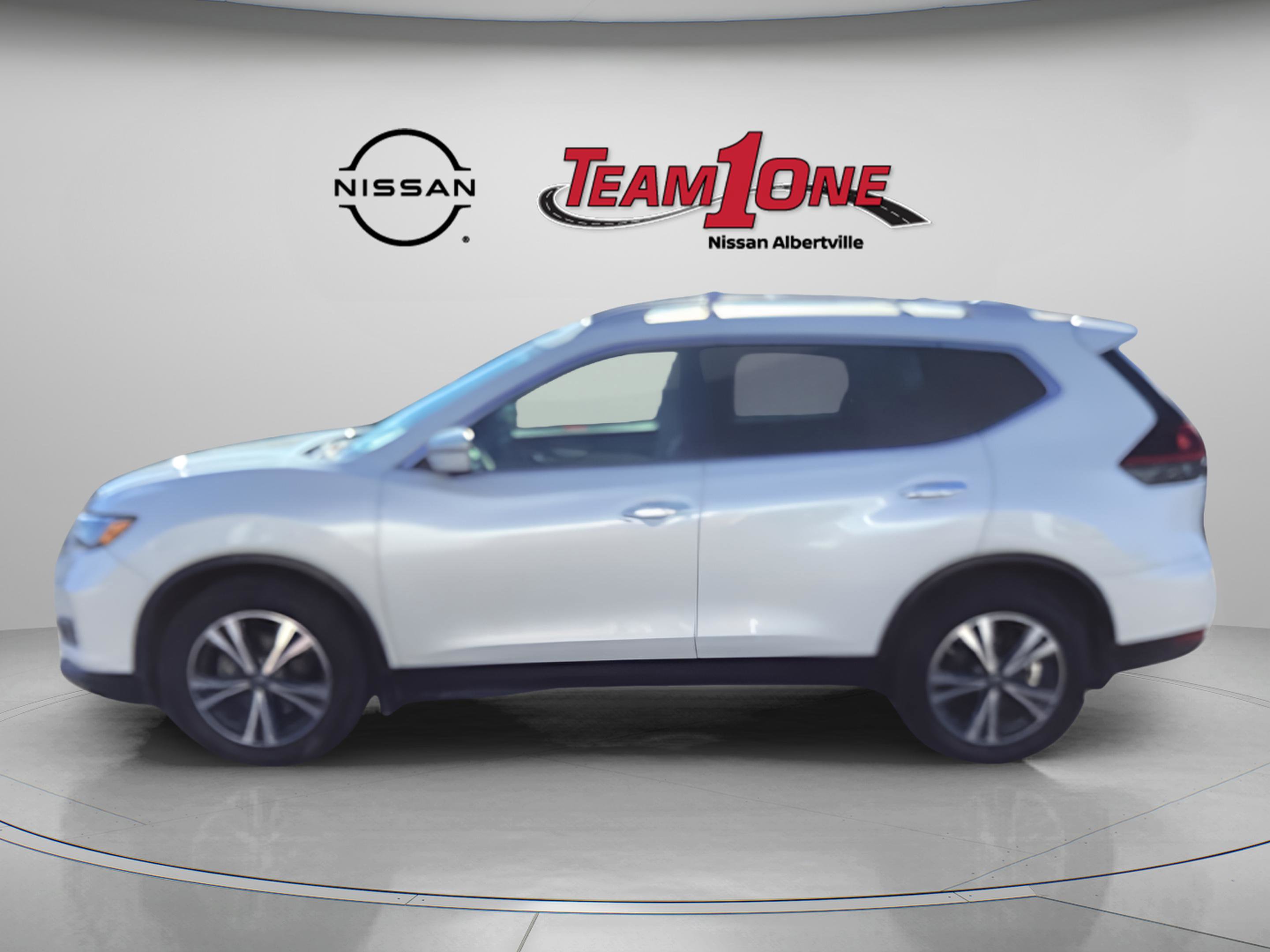 Used 2019 Nissan Rogue SV w/ Premium Package image 5
