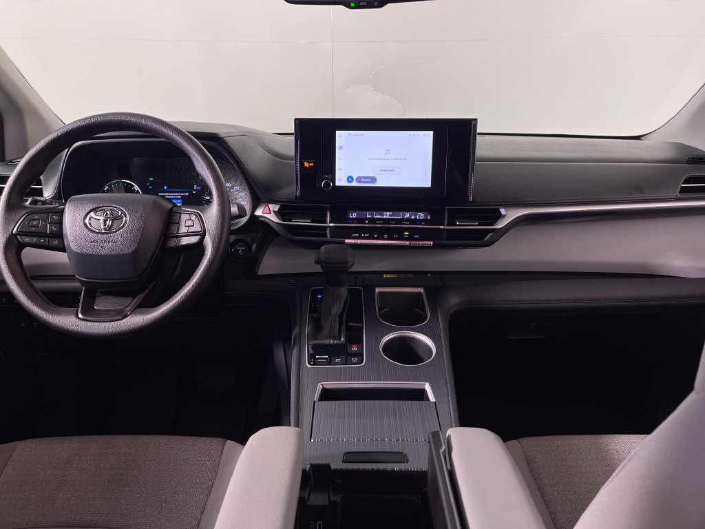 Certified 2026 Toyota Sienna LE FWD image 14