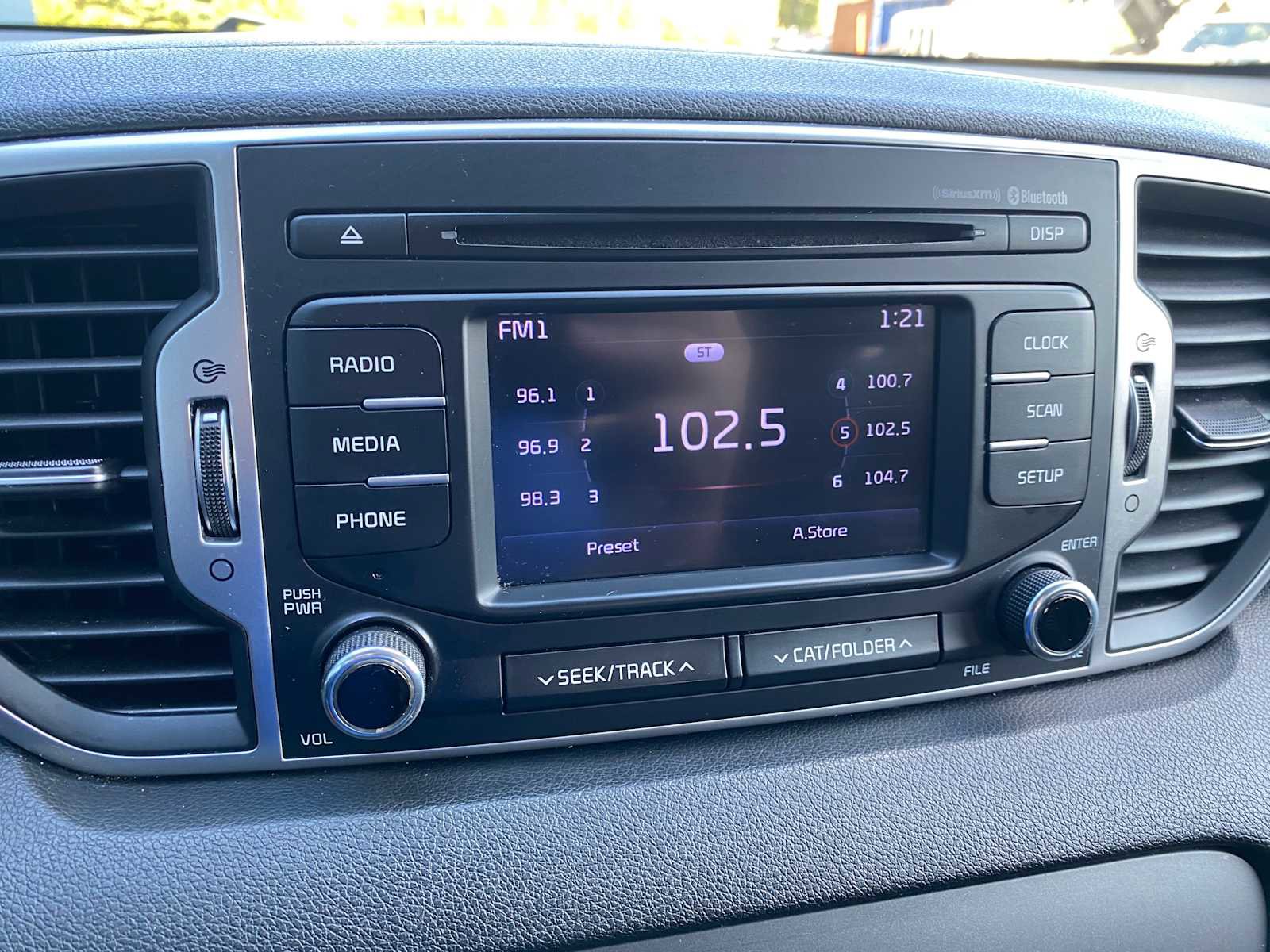Used 2018 Kia Sportage LX AWD/4WD image 17