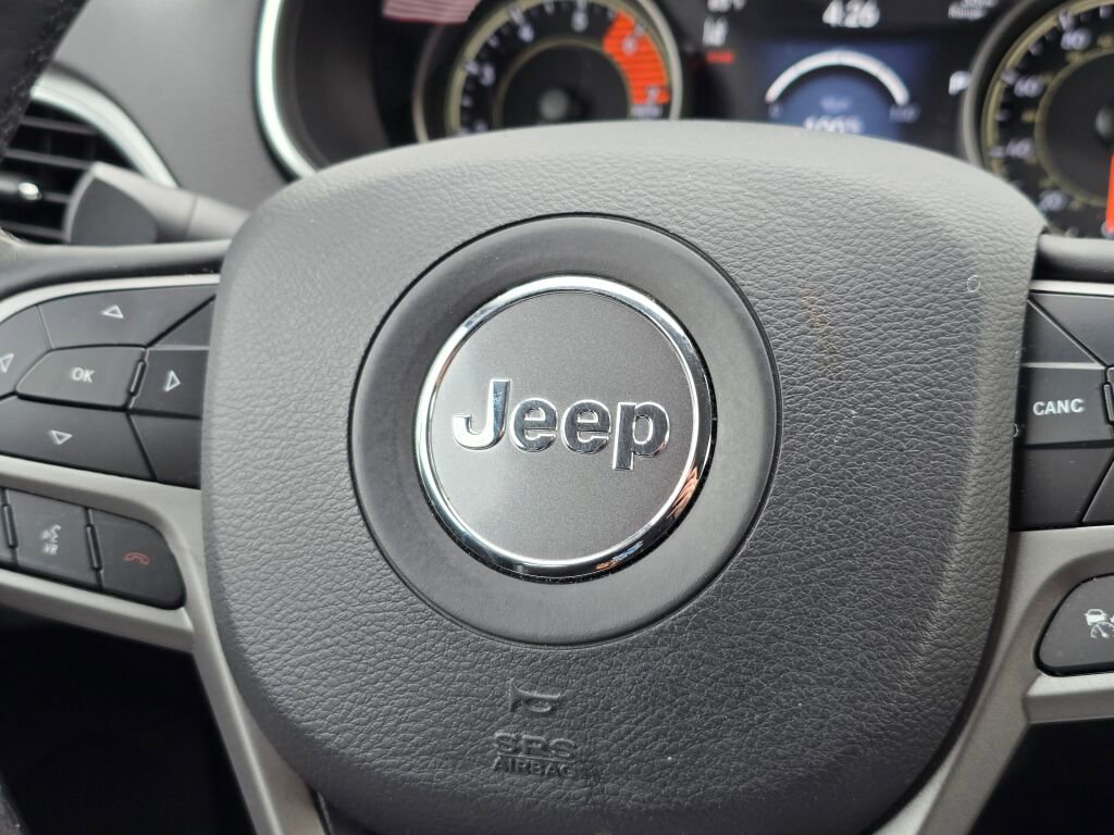 Used 2019 Jeep Cherokee Limited w/ Technology Group image 28