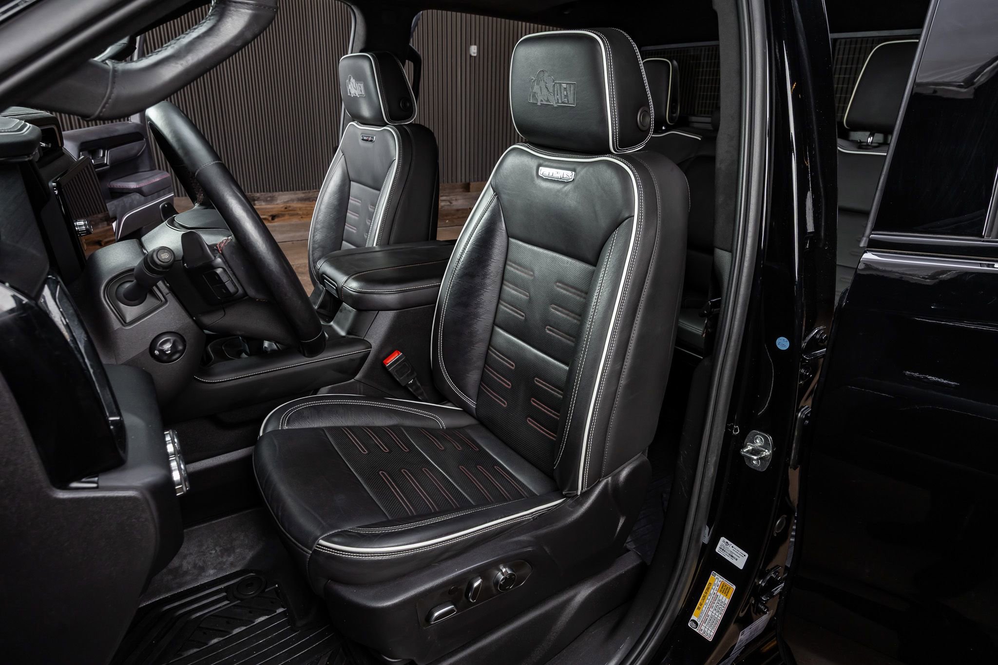 Used 2023 GMC Sierra 1500 AT4X w/ AT4X AEV Edition image 30