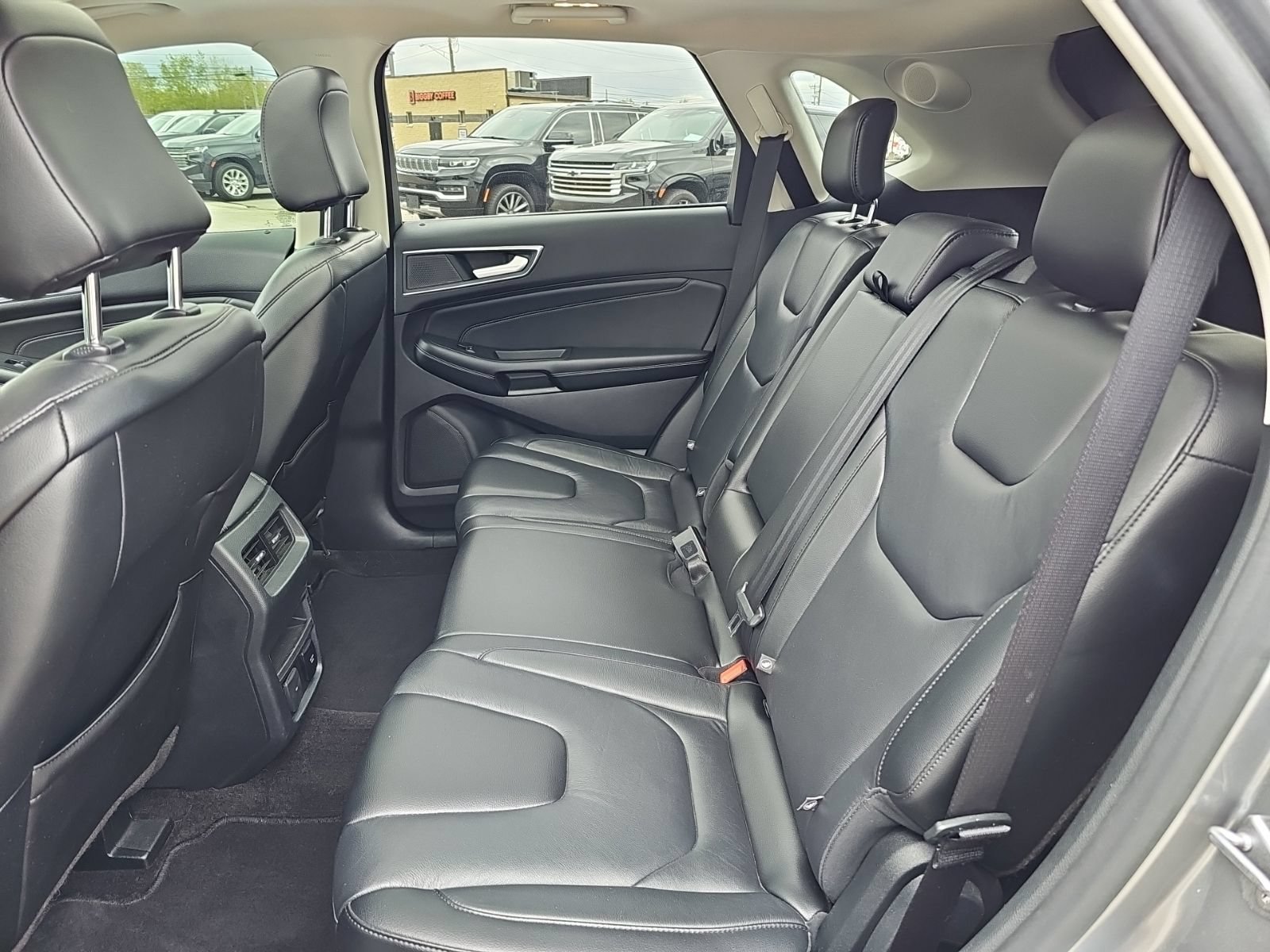 Used 2020 Ford Edge Titanium w/ Class II Trailer Tow Package AWD/4WD image 18
