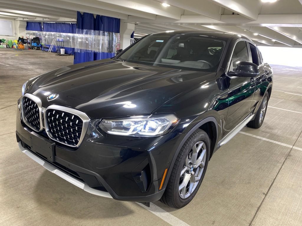 Used 2024 BMW X4 xDrive30i w/ Parking Assistance Package AWD/4WD image 1