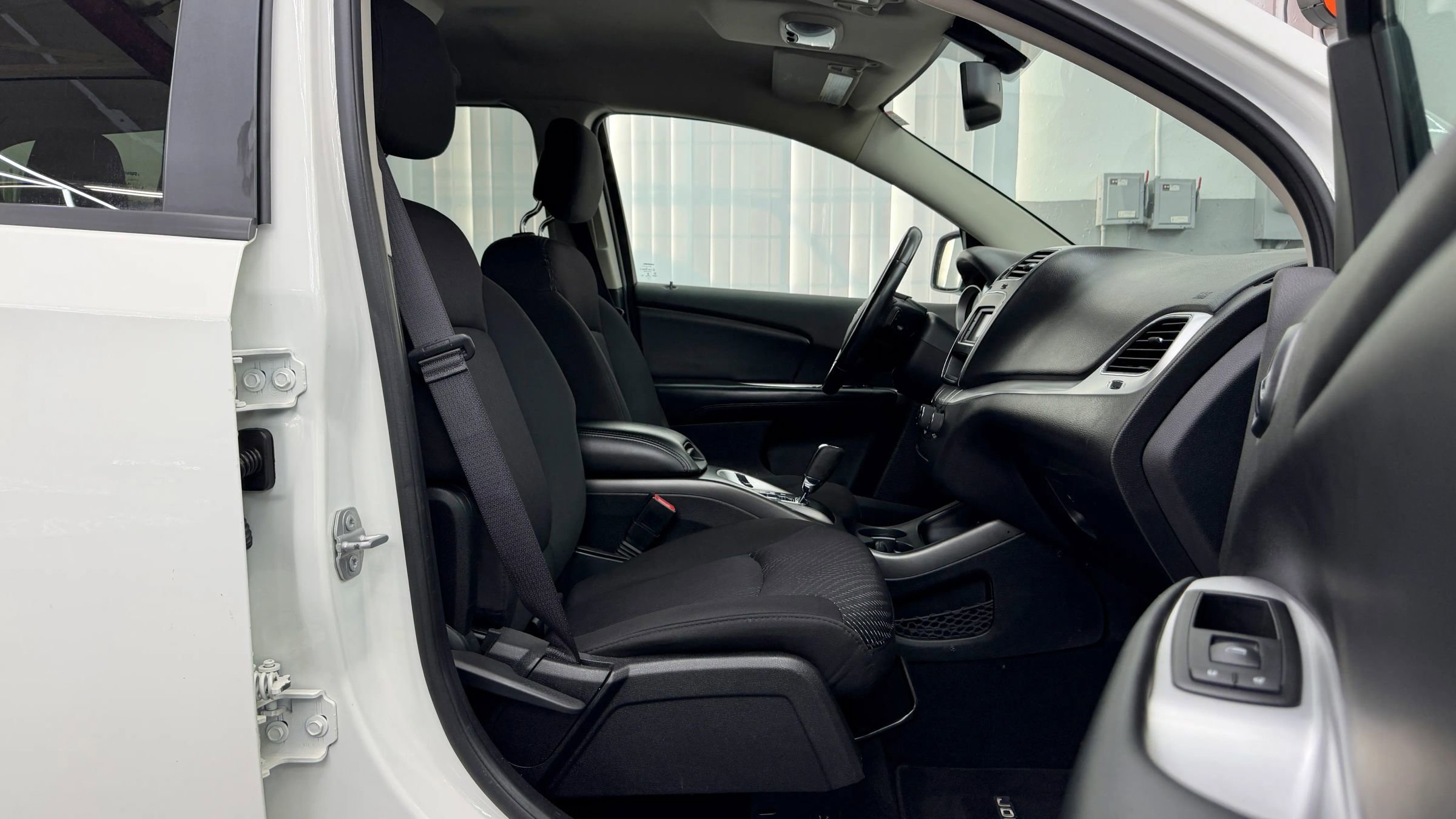 Used 2015 Dodge Journey SXT w/ Flexible Seating Group image 12