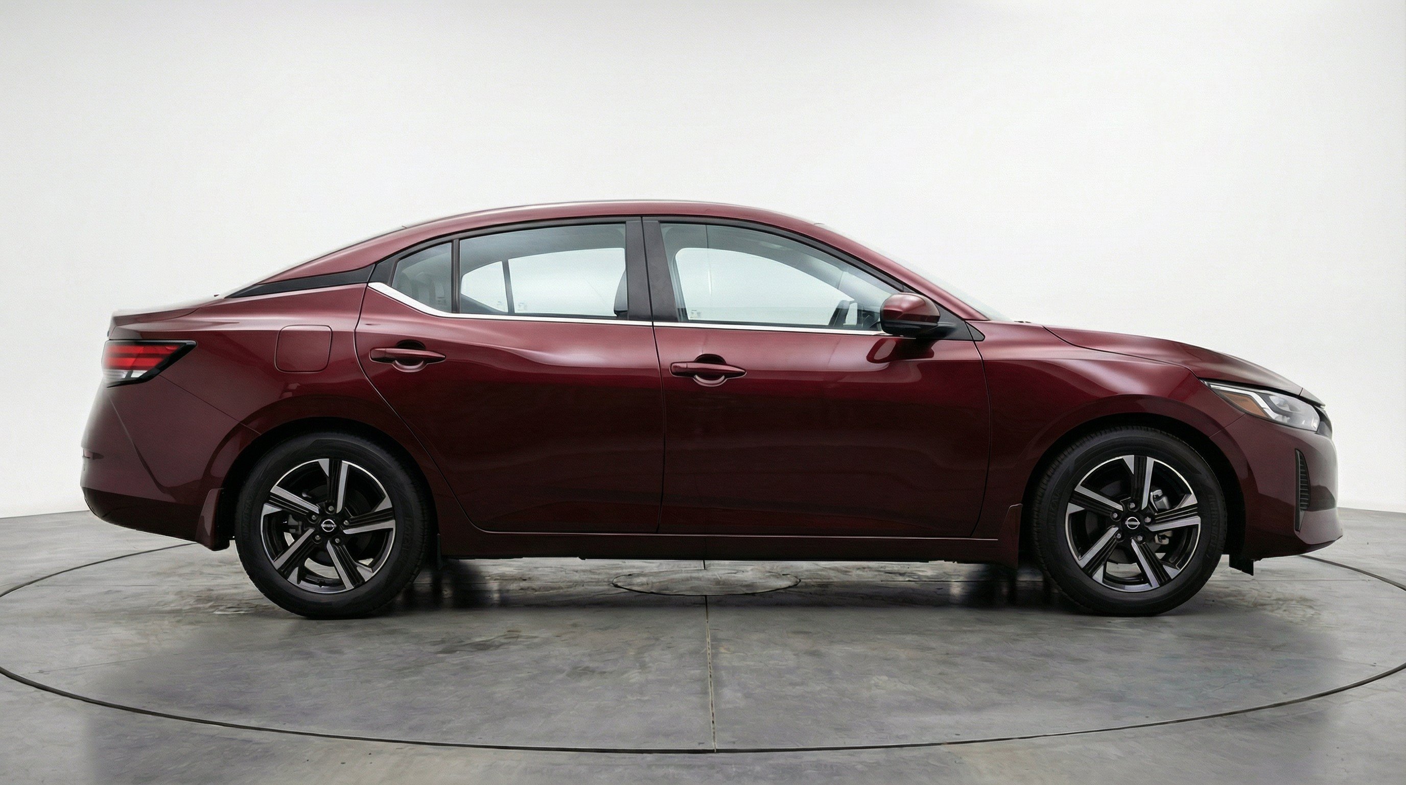Used 2025 Nissan Sentra SV FWD image 11