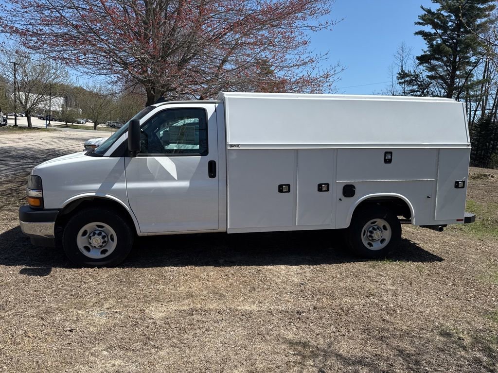 New 2024 Chevrolet Express 3500 w/ Power Convenience Package image 3