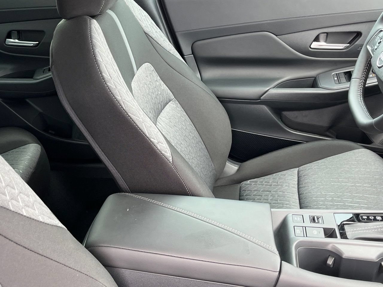 New 2026 Nissan Sentra SV w/ SV Convenience Package FWD image 12