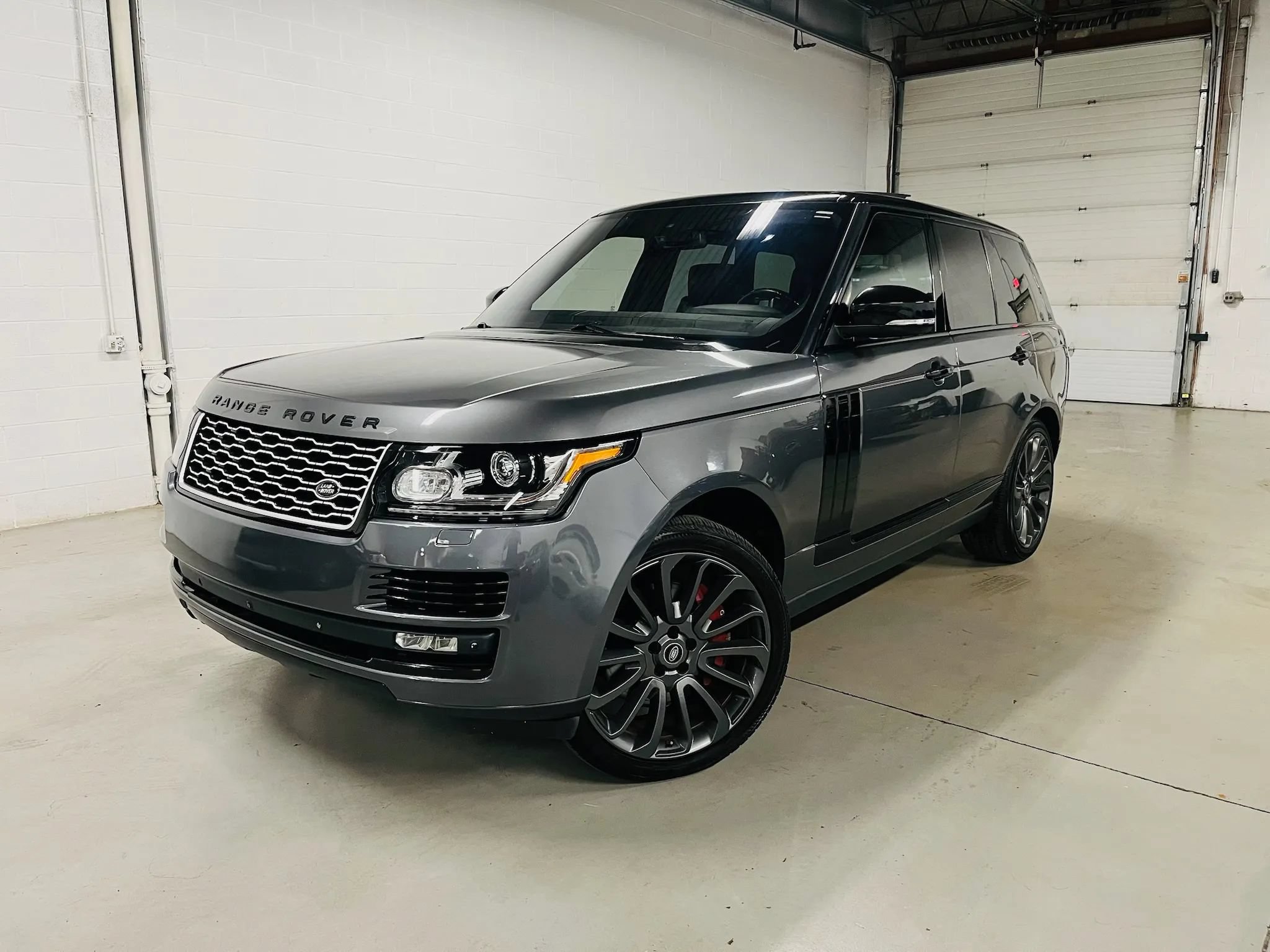 Used 2016 Land Rover Range Rover Supercharged AWD/4WD image 1
