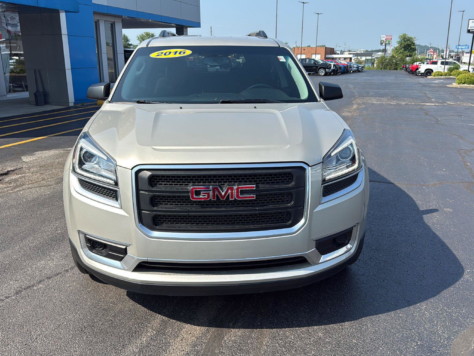 Used 2016 GMC Acadia SLE AWD/4WD image 8